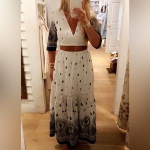 En Crème Two piece set (Med top Small skirt)